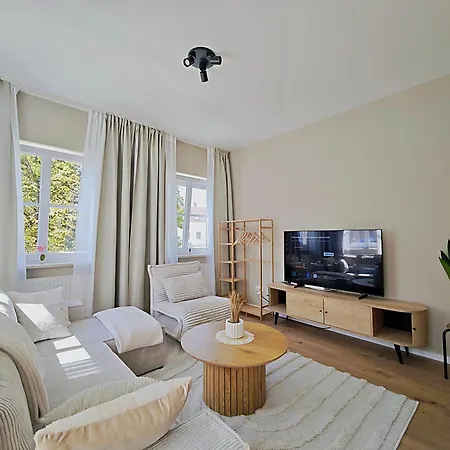 Neu! Kings-apartment - 300m Zum Bahnhof - Max 6 Personen - Mobiles Klimageraet - Kueche Memmingen